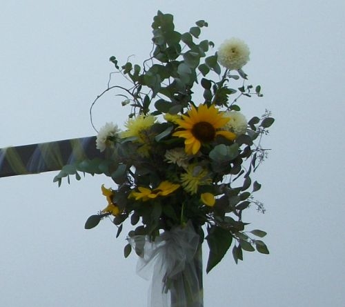 Dahlia Sunflower Arbor Arrangement 2012 | Dahlia Wedding Cakes Arrangements