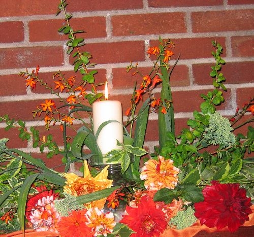 Mantle Arrangement August 2009 | Dahlia Wedding Cakes Arrangements