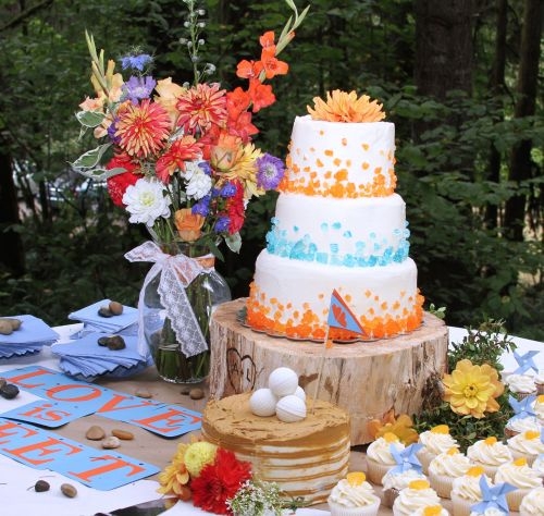 Ashley Table Cake Arrangement 2013 | Dahlia Wedding Cakes Arrangements