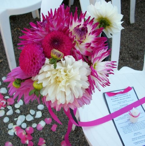 Isle Bouquet 2010 | Dahlia Wedding Cakes Arrangements
